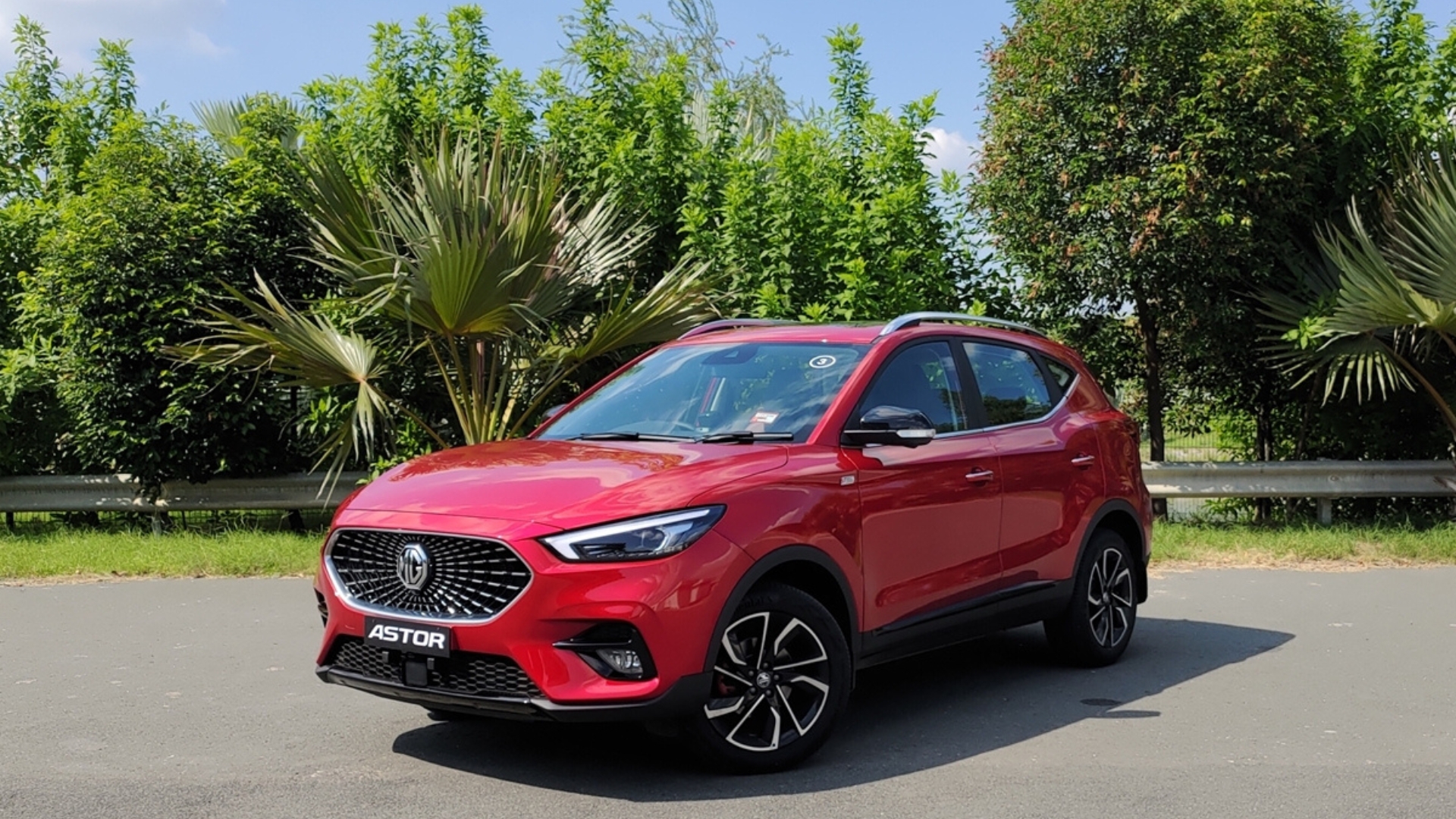 Fall in Love with Every Drive Meet the MG Astor features and price