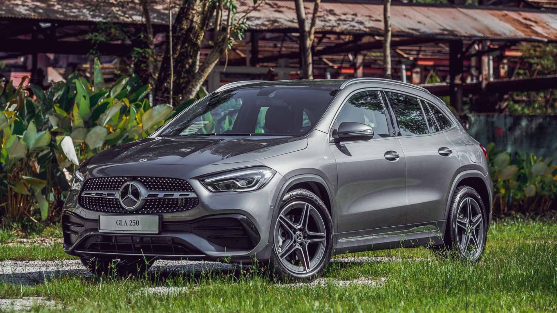 Experience Luxury and Performance with the Mercedes Benz GLA