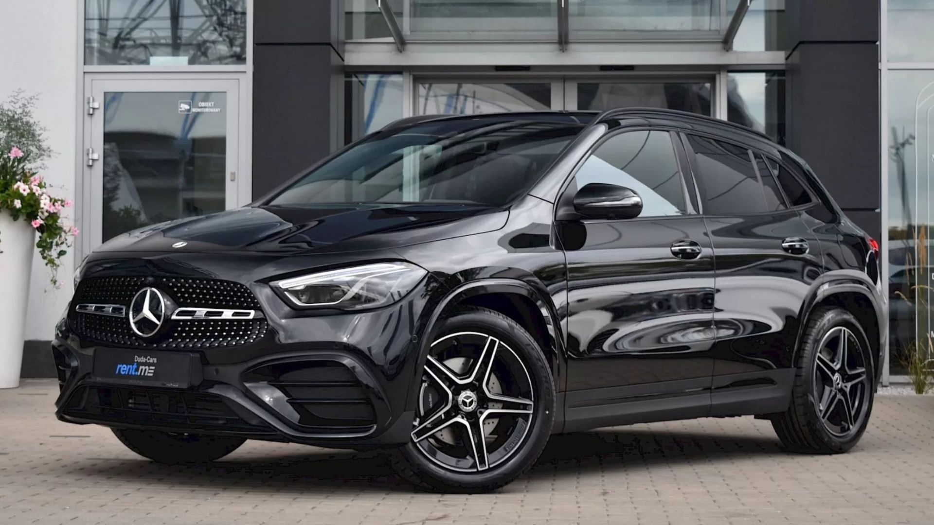 Experience Luxury and Performance with the Mercedes Benz GLA