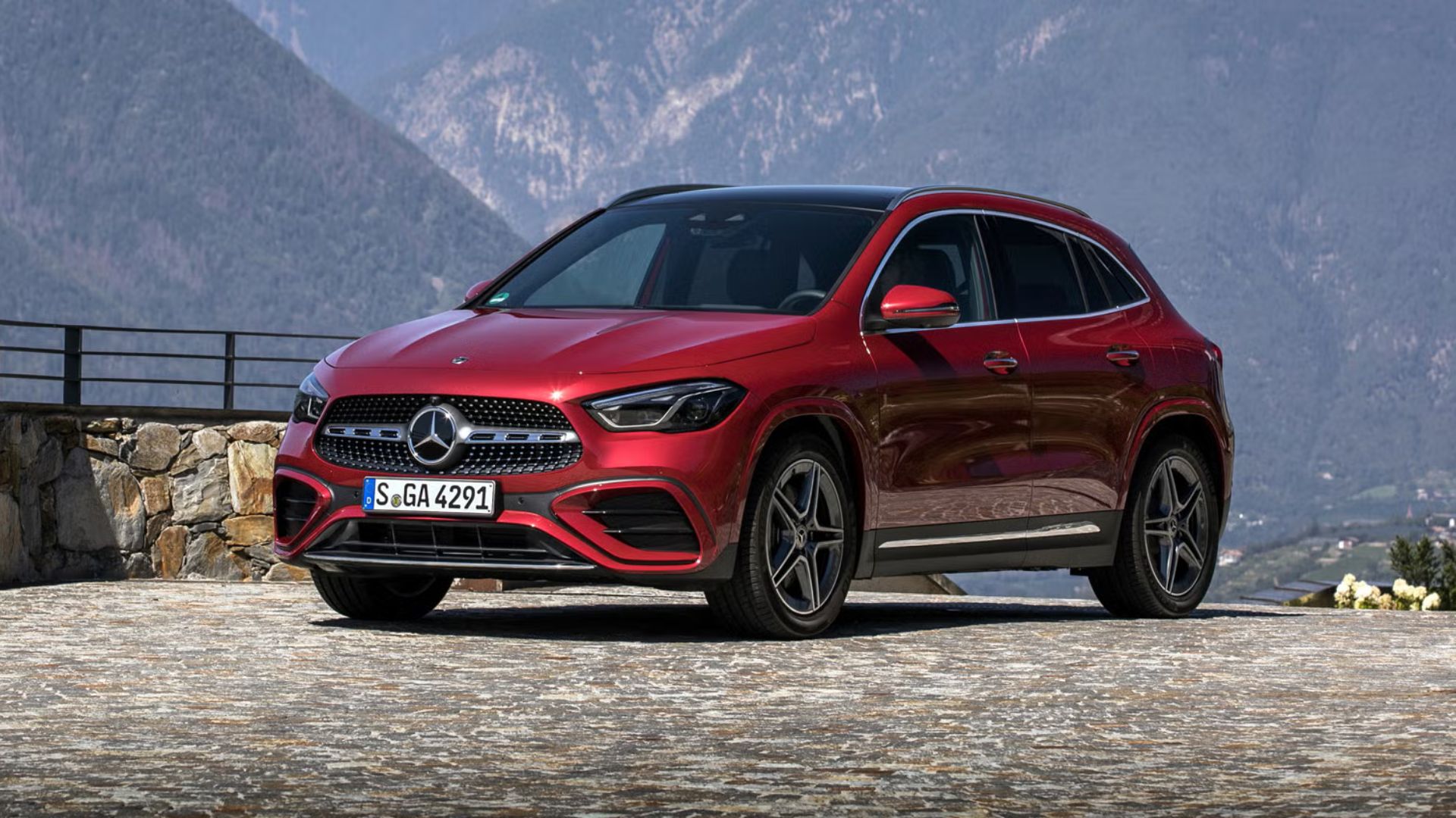 Experience Luxury and Performance with the Mercedes Benz GLA