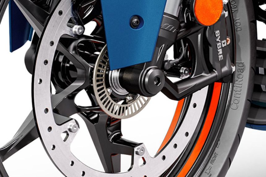 KTM RC 390 के लुक ने मचाया तहलका, जानिए खास फीचर्स और तगड़े इंजन की पूरी डिटेल!