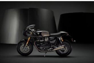 Triumph Thruxton 400 क्या लॉन्च होते ही मचा पाएगी धमाल, छोड़ पाएगी और बाइको को पीछे, जानिए पूरी जानकारी