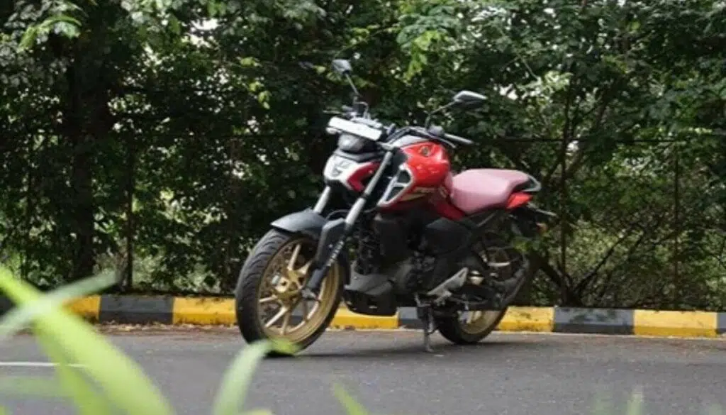 Yamaha FZS Fi V4 Review