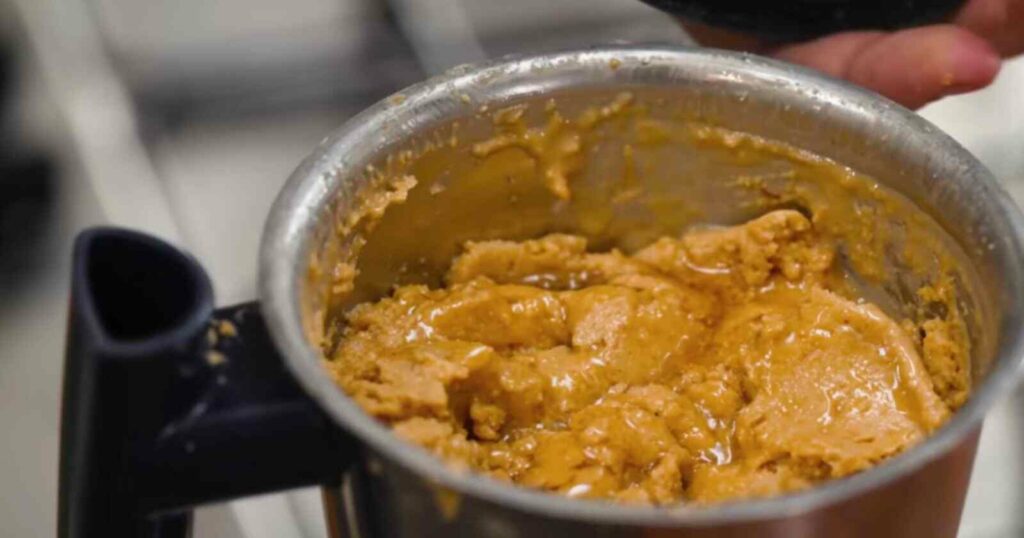 Peanut Butter Recipe in Hindi: घर पर बनाये स्वादिष्ट पीनट बटर कुछ ही मिंटो में, खाते ही रह जायेंगे सब दंग