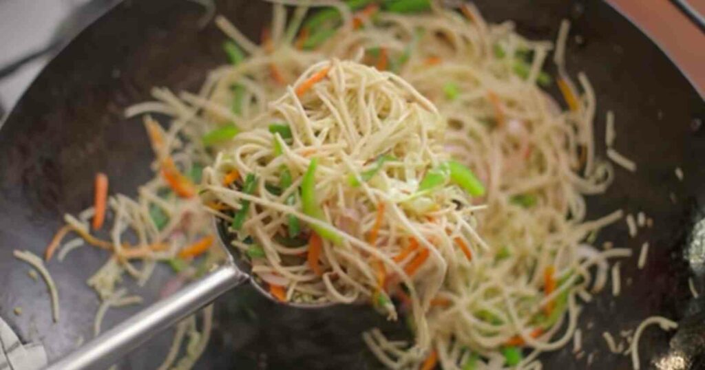 Veg Hakka Noodles Recipe 