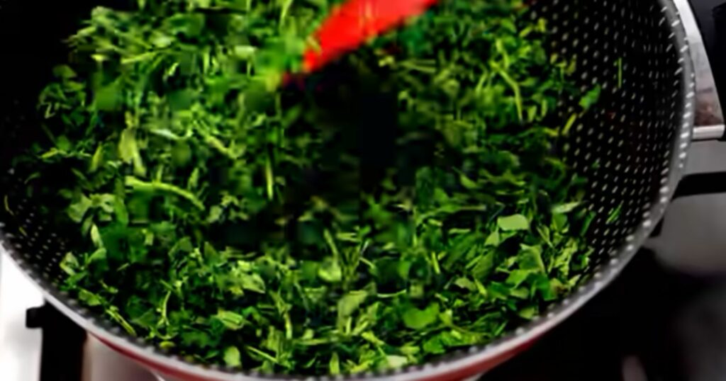 Methi Matar Malai Recipe In Hindi: Hot, Tasty, Creamy Methi Matar Malai