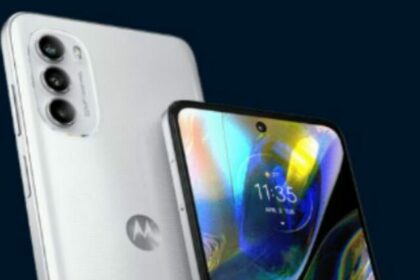 Moto G82