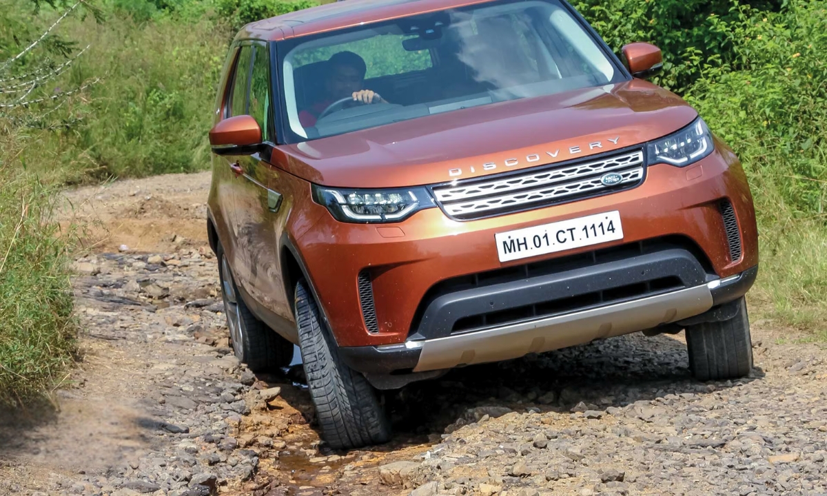 Land Rover Discovery लक्ज़री, परफॉर्मेंस और दमदार माइलेज वाली SUV
