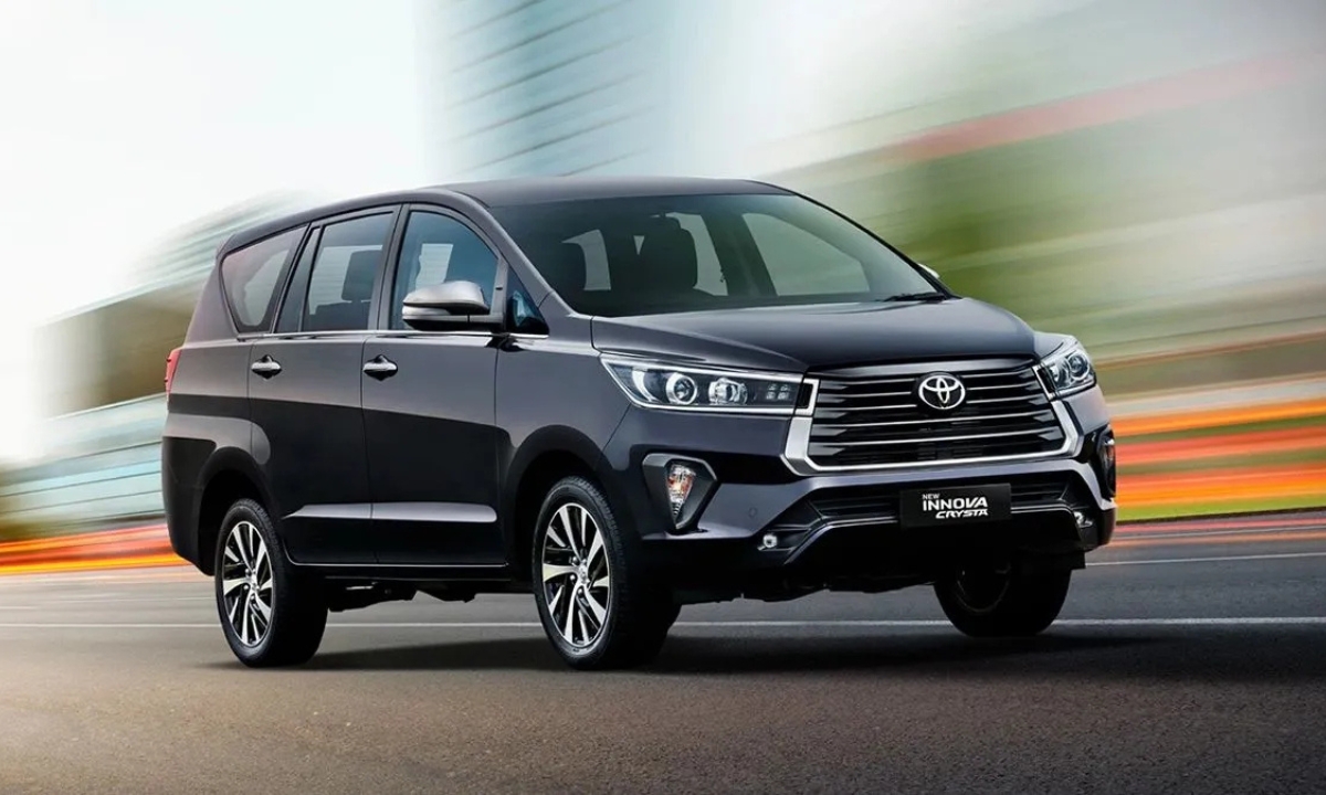 Toyota Innova Crysta लक्ज़री और दमदार परफॉर्मेंस का बेजोड़ संगम
