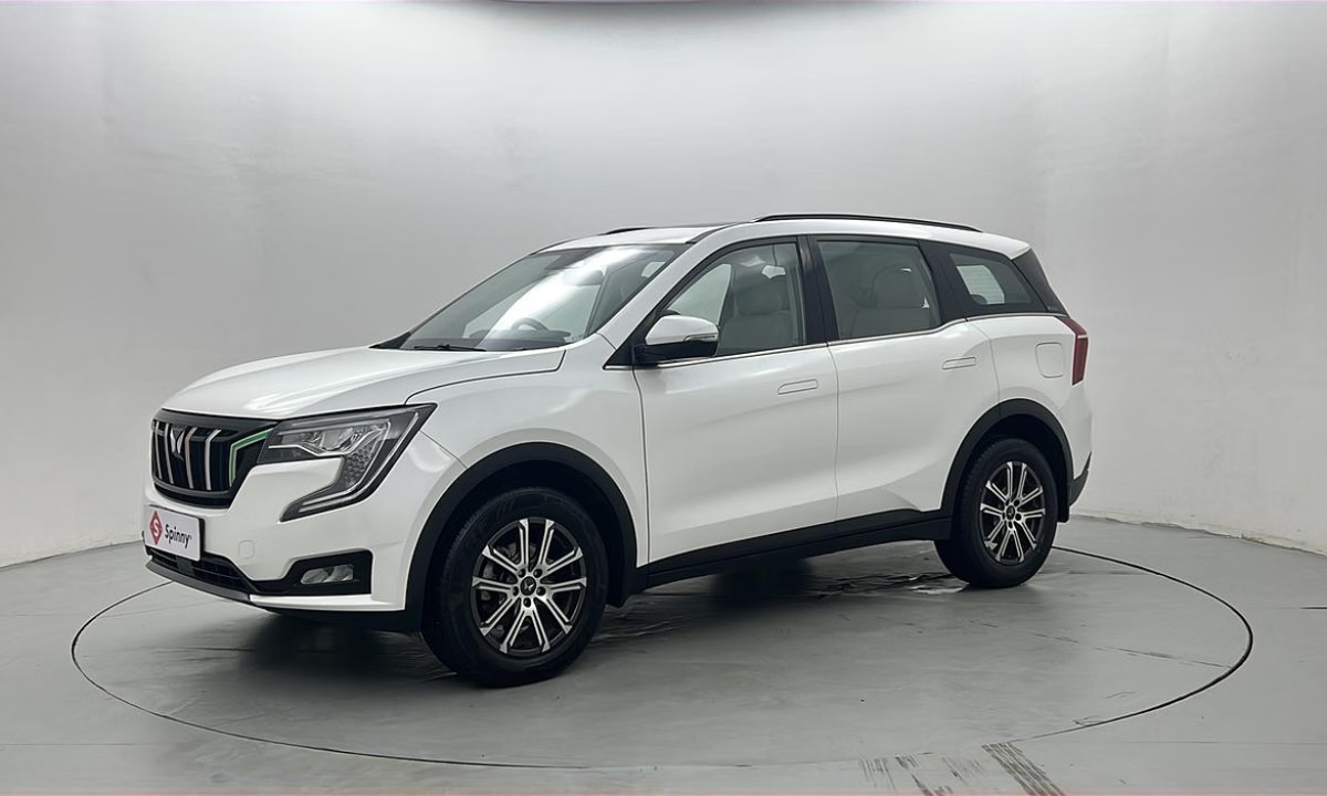 Mahindra XUV700, हाईटेक फीचर्स और दमदार इंजन का जबरदस्त मेल