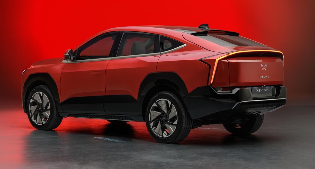 Mahindra XEV 9e दमदार बैटरी और 656KM रेंज के साथ आपके बजट में शानदार इलेक्ट्रिक SUV