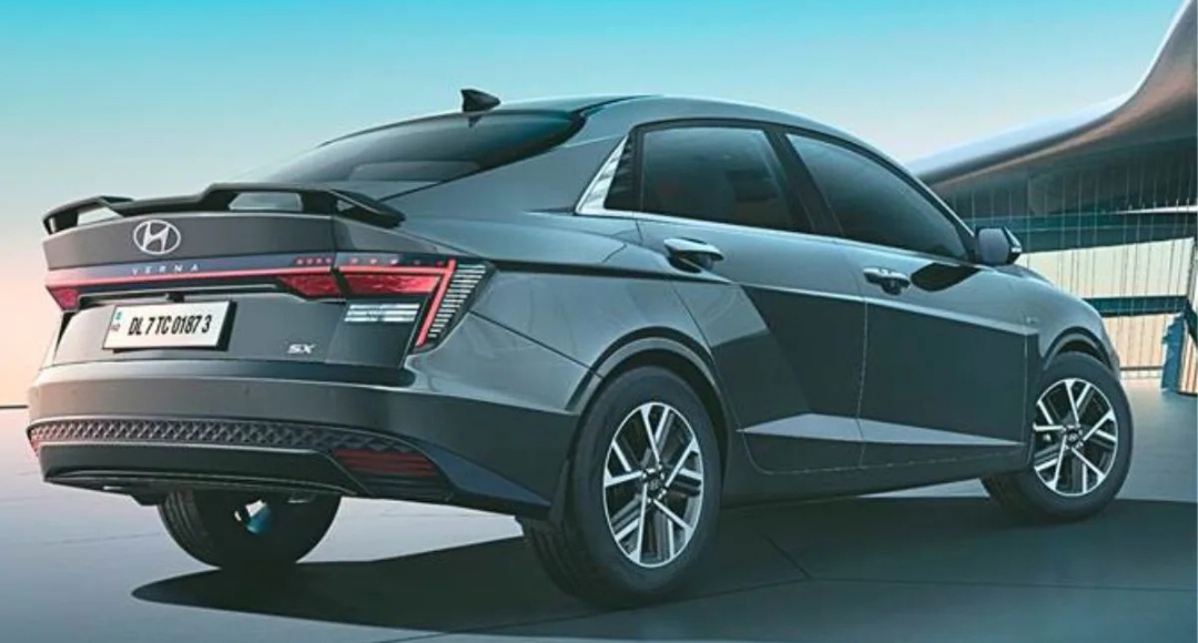 Hyundai Verna स्टाइलिश लुक और स्मार्ट फीचर्स के साथ एक शानदार सेडान