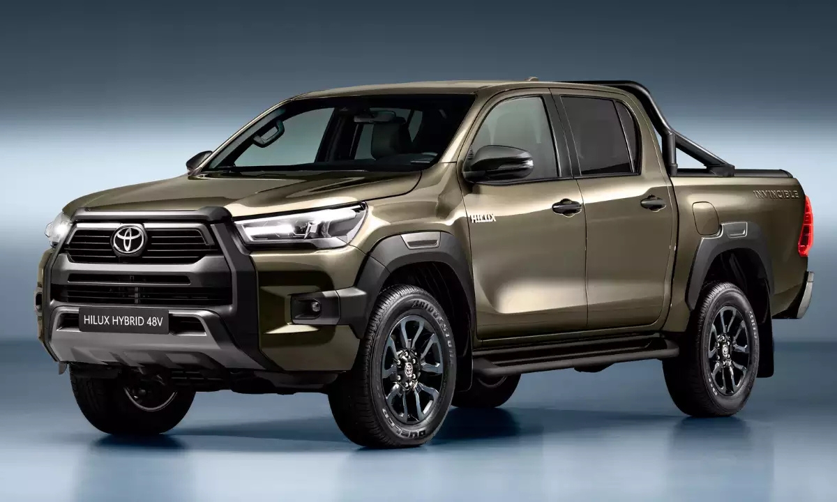Toyota Hilux शानदार अपडेट्स और दमदार कीमत के साथ फिर मचाएगी धमाल
