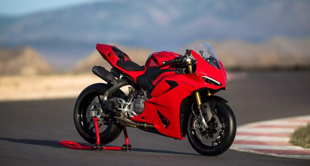 Ducati Panigale V2 रफ्तार स्टाइल और टेक्नोलॉजी का दमदार मेल